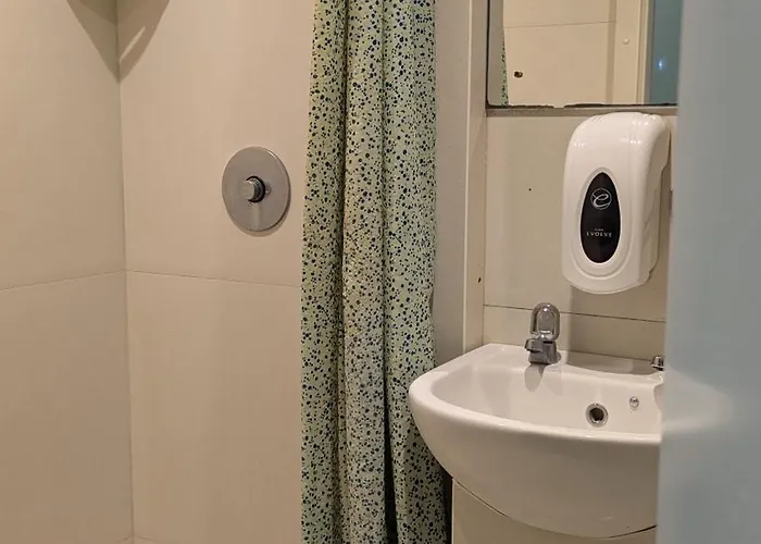 Rock N Bowl Vandrarhem *