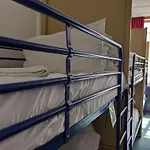 Rock N Bowl Hostel *