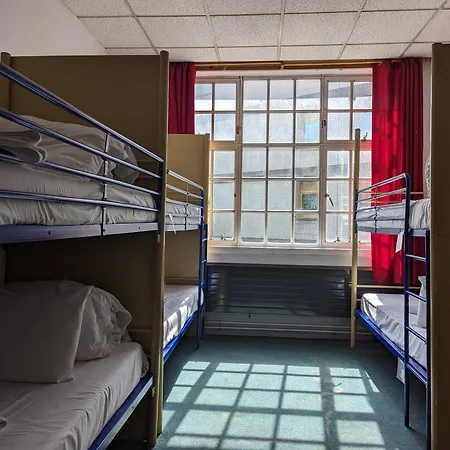 بيت شباب Rock N Bowl