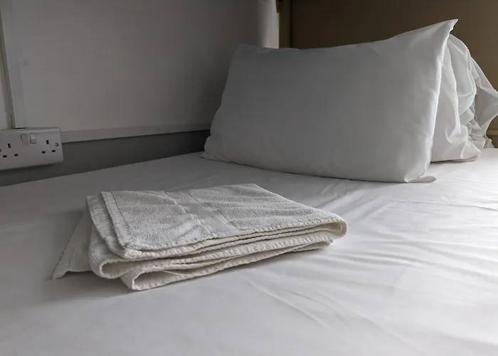 بيت شباب Rock N Bowl بريستول